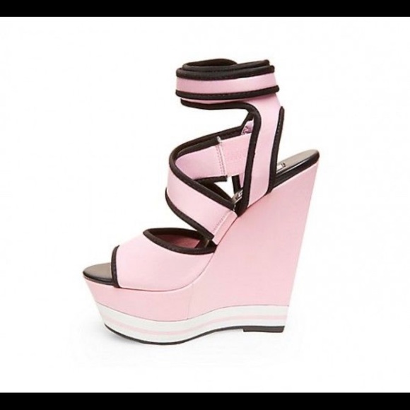 Super cute black platform sandals - Picture 1 of 2